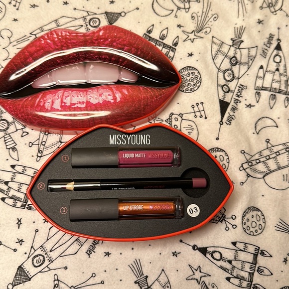 Lip Kit MISSYOUNG w Tin container - Picture 2 of 3